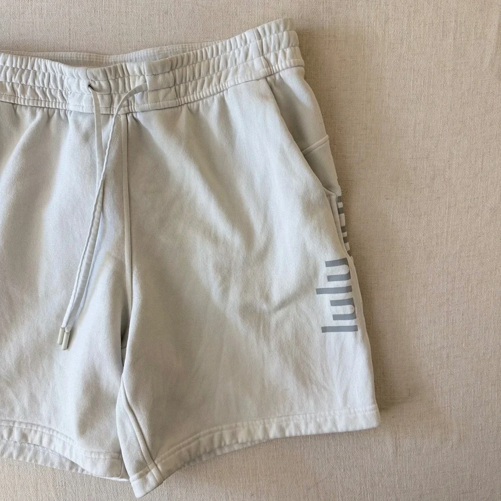 Lululemon Loungeful High-Rise Shorts Womens Size 8 Bone White Fleece